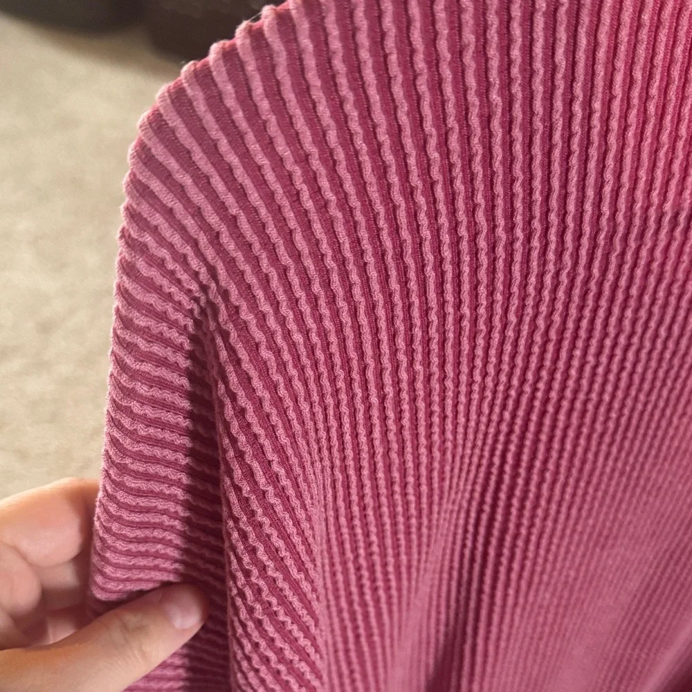 BiBi Pink Ribbed V‑Neck Pocket Top - Picture 4 of 6